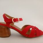 Sandalia tiras y pulsera roja 27949