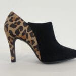 Zapato abotinado en ante negro con leopardo  056