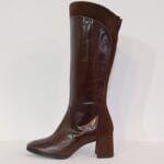 Bota tacon cubano piel marron adorno en ante 10
