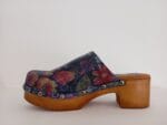 Zueco estampado flores azul 009 - Imagen 4