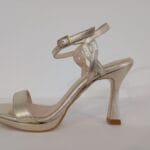 Sandalia de tira con pulsera 2409 platino