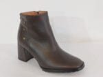 Botin cremallera tachas chocolate Lara - Imagen 2